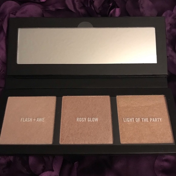 MAC Hyper Real Glow Pallet - Picture 3 of 5